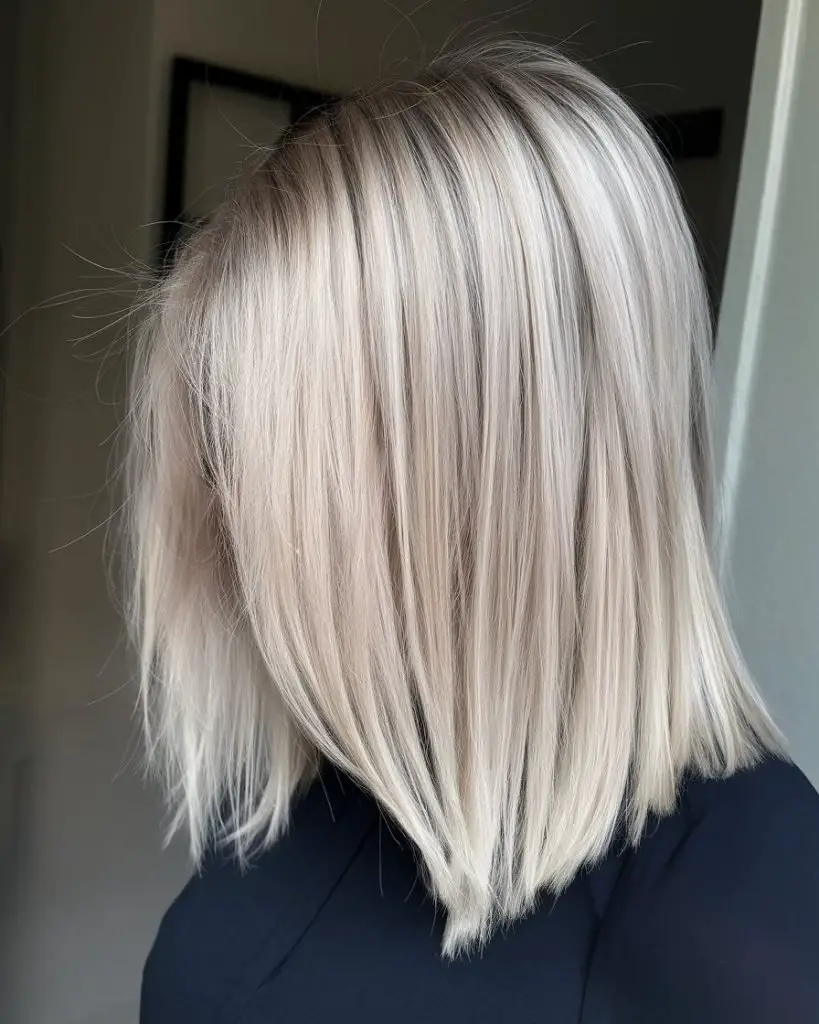 Ash Blonde Perfection with Face-Framing Highlights