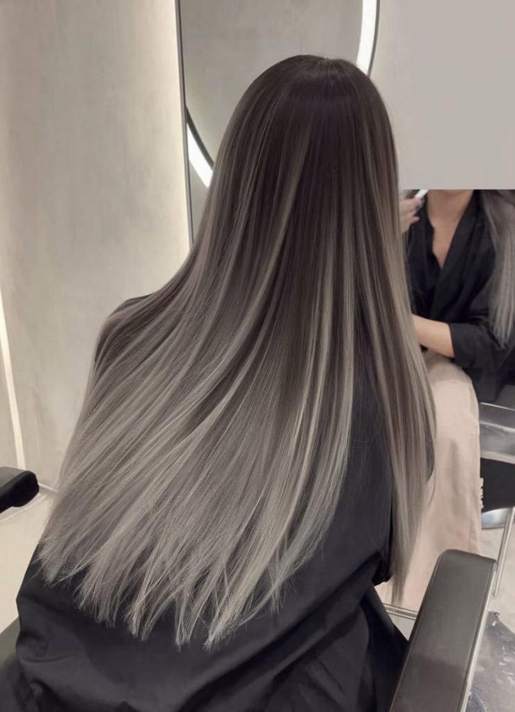 Platinum Silver Balayage for an Ultra-Sleek Look