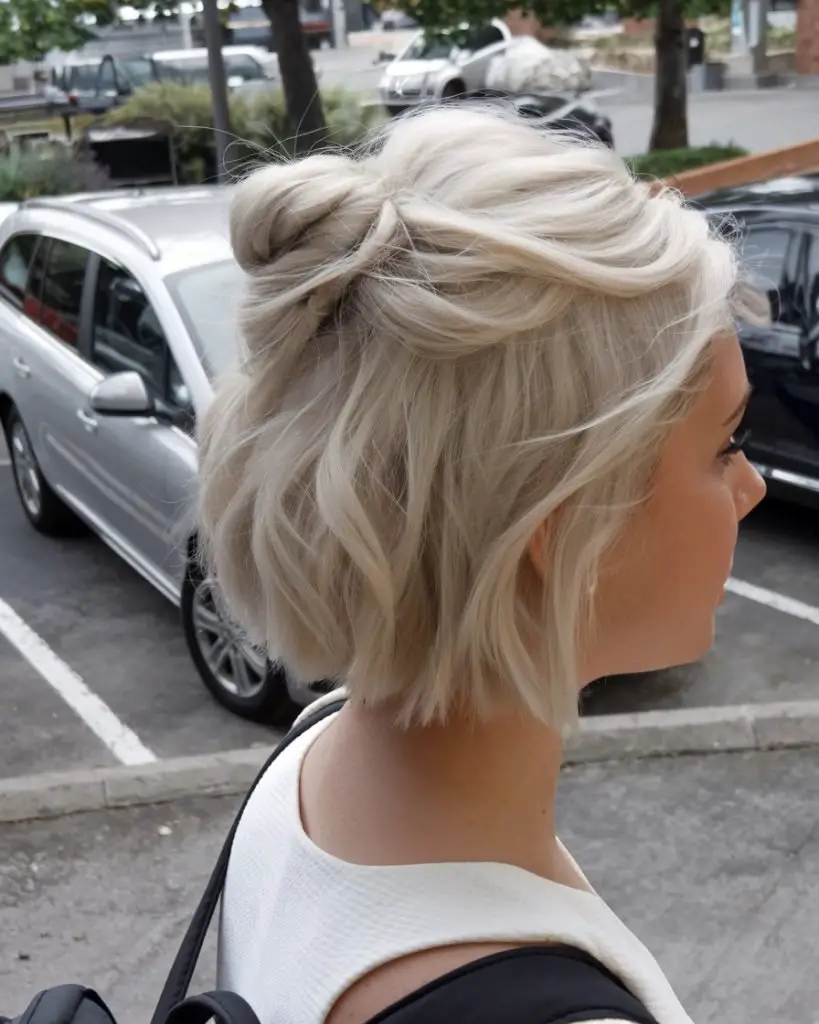 Textured Short Blonde with Half-Up Twist